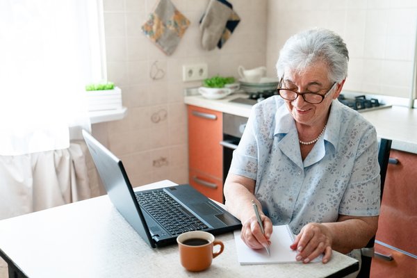 Long-Distance Caregiving: When Your Parent Needs Help in Another State